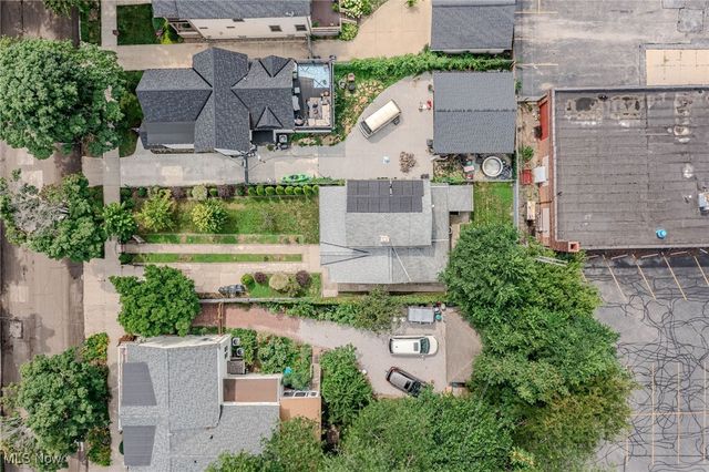 6008 W Clinton Avenue, Cleveland, OH 44102