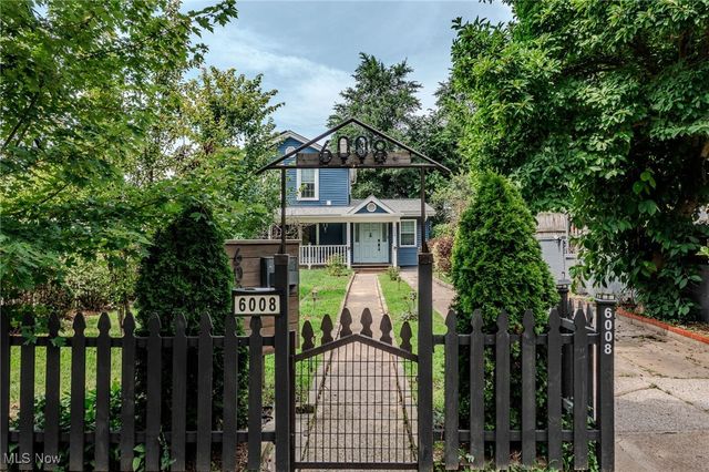 6008 W Clinton Avenue, Cleveland, OH 44102