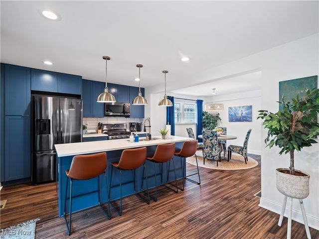 6008 W Clinton Avenue, Cleveland, OH 44102