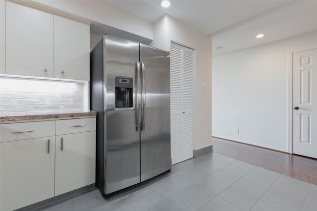 14 Greenway Plaza 23M, Houston, TX 77046