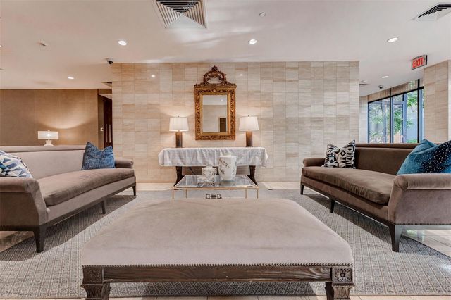 14 Greenway Plaza 23M, Houston, TX 77046