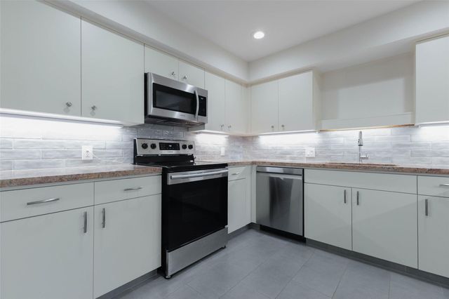 14 Greenway Plaza 23M, Houston, TX 77046