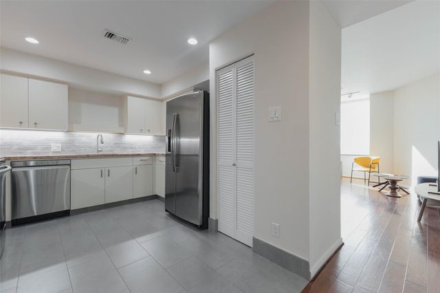 14 Greenway Plaza 23M, Houston, TX 77046