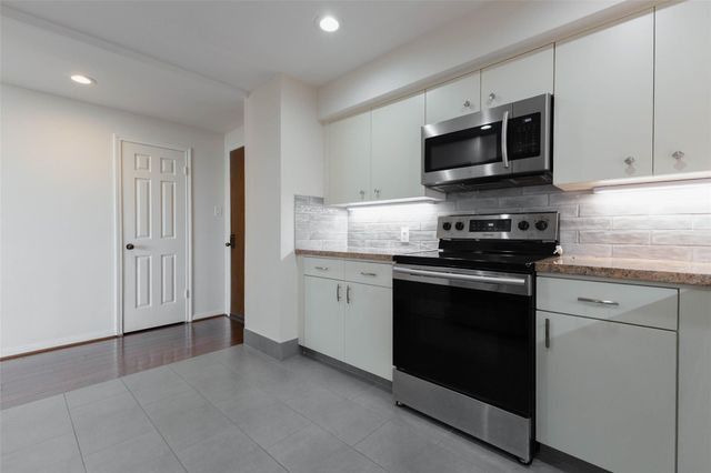 14 Greenway Plaza 23M, Houston, TX 77046