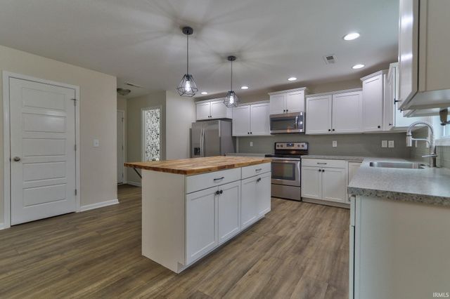 3616 Ebbets Drive, Evansville, IN 47725