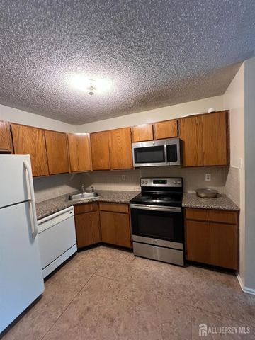 285 Hampshire Court, Piscataway, NJ 08854