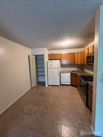 285 Hampshire Court, Piscataway, NJ 08854