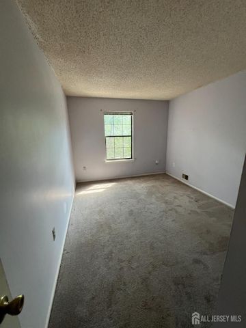 285 Hampshire Court, Piscataway, NJ 08854