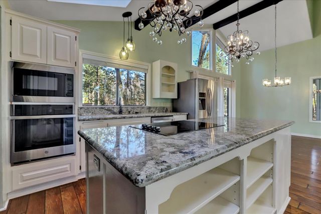 15017 Pammy Way, Grass Valley, CA 95949