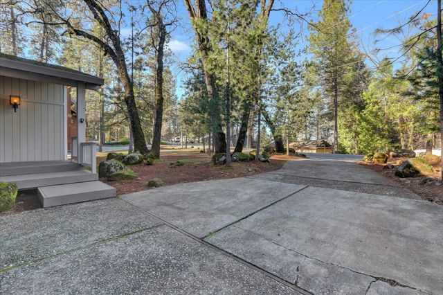 15017 Pammy Way, Grass Valley, CA 95949