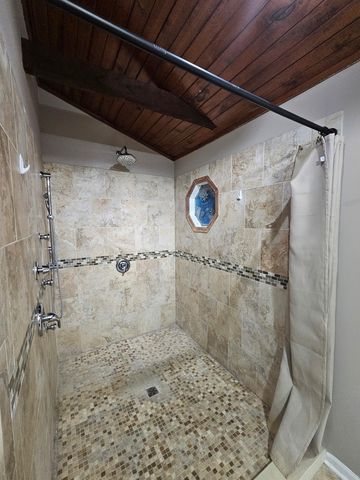 600 Hawthorne Lane, Carpentersville, IL 60110