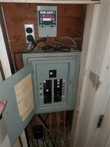 10 Young Avenue, Warwick, RI 02889