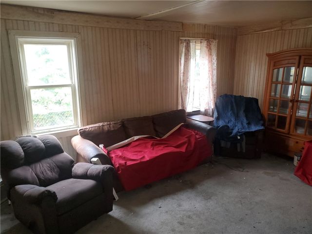 10 Young Avenue, Warwick, RI 02889