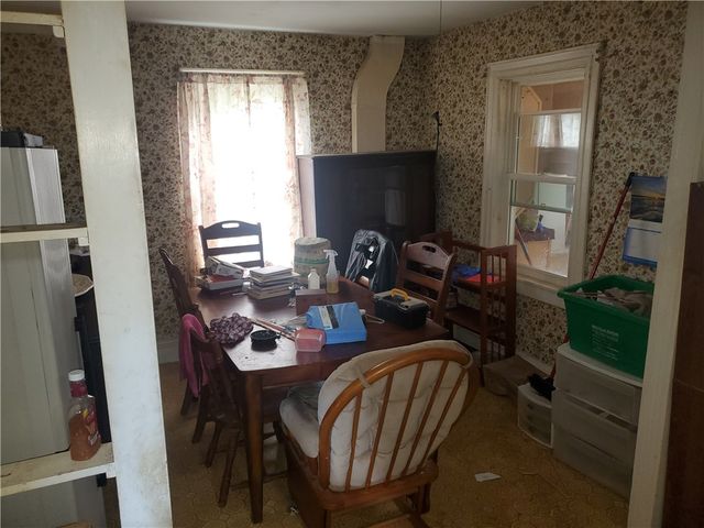 10 Young Avenue, Warwick, RI 02889