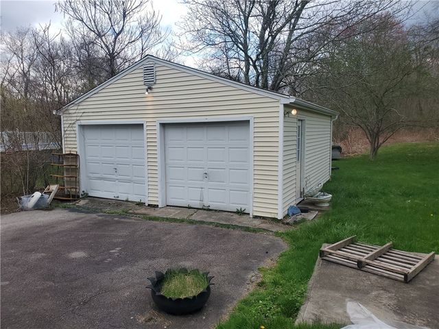 10 Young Avenue, Warwick, RI 02889