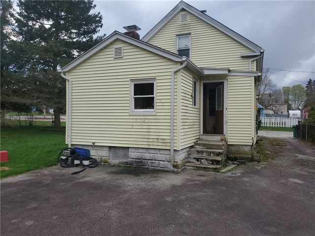 10 Young Avenue, Warwick, RI 02889