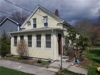 10 Young Avenue, Warwick, RI 02889