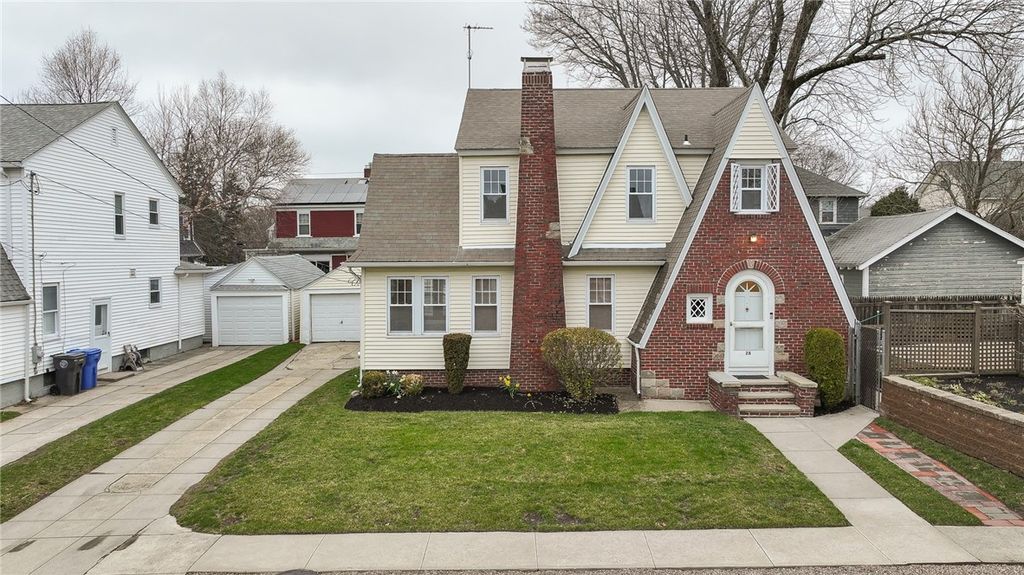 28 Rosewood Avenue, Cranston, RI 02905