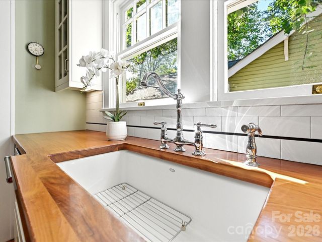 2201 Sarah Marks Avenue, Charlotte, NC 28203