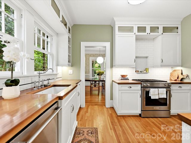 2201 Sarah Marks Avenue, Charlotte, NC 28203