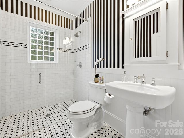 2201 Sarah Marks Avenue, Charlotte, NC 28203