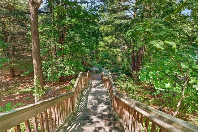 55 Tall Oaks Dr 402, Weymouth, MA 02190