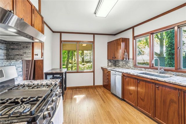 2422 Chestnut Boulevard, Cuyahoga Falls, OH 44223