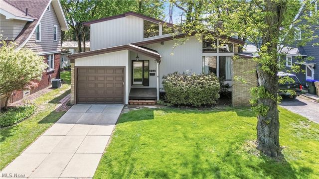 2422 Chestnut Boulevard, Cuyahoga Falls, OH 44223