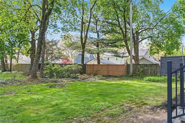 2422 Chestnut Boulevard, Cuyahoga Falls, OH 44223