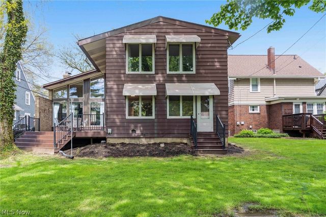 2422 Chestnut Boulevard, Cuyahoga Falls, OH 44223
