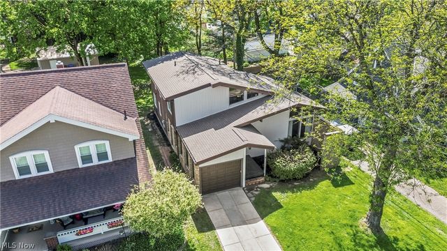 2422 Chestnut Boulevard, Cuyahoga Falls, OH 44223