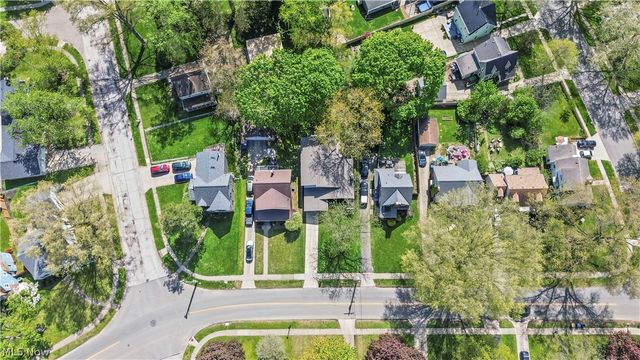 2422 Chestnut Boulevard, Cuyahoga Falls, OH 44223