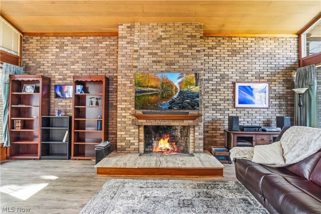 2422 Chestnut Boulevard, Cuyahoga Falls, OH 44223