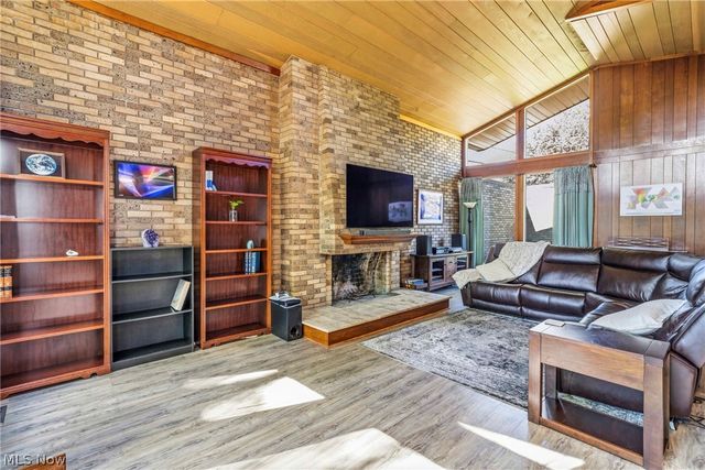 2422 Chestnut Boulevard, Cuyahoga Falls, OH 44223