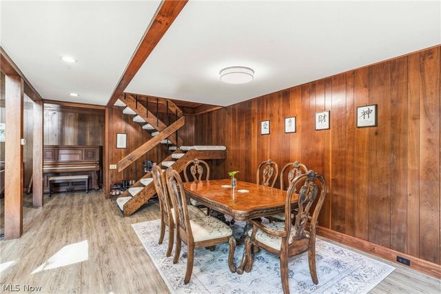 2422 Chestnut Boulevard, Cuyahoga Falls, OH 44223