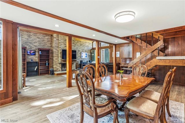 2422 Chestnut Boulevard, Cuyahoga Falls, OH 44223