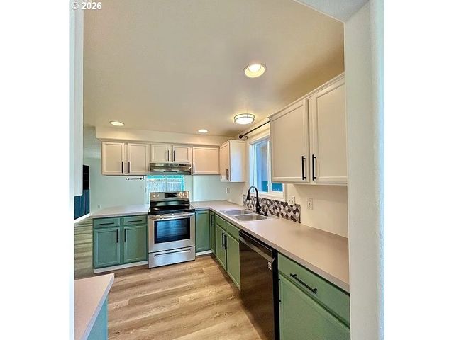 19504 Sw STACEY St, Beaverton, OR 97003