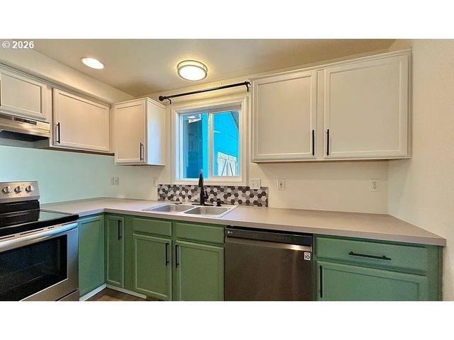 19504 Sw STACEY St, Beaverton, OR 97003