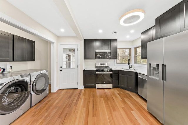 9710 304th AVENUE, Burlington, WI 53105