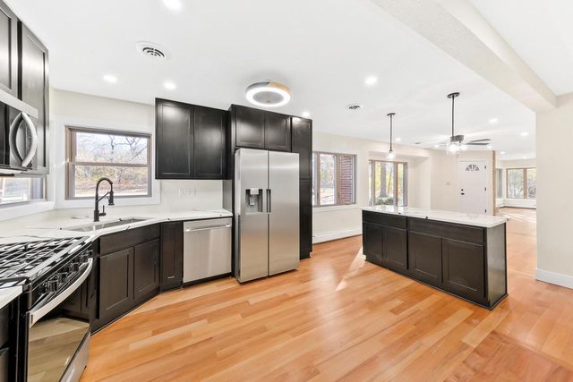 9710 304th AVENUE, Burlington, WI 53105