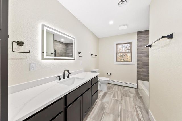 9710 304th AVENUE, Burlington, WI 53105