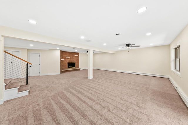 9710 304th AVENUE, Burlington, WI 53105