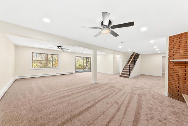 9710 304th AVENUE, Burlington, WI 53105