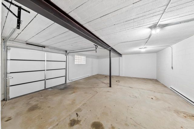 9710 304th AVENUE, Burlington, WI 53105