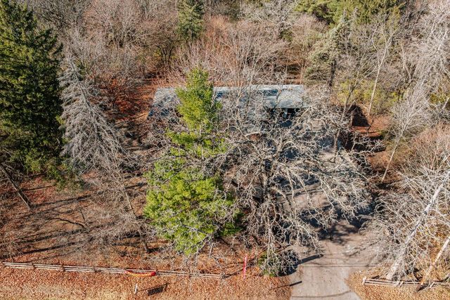 9710 304th AVENUE, Burlington, WI 53105