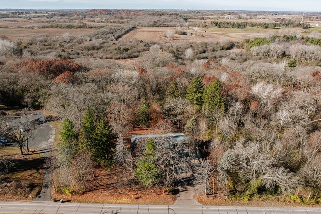 9710 304th AVENUE, Burlington, WI 53105