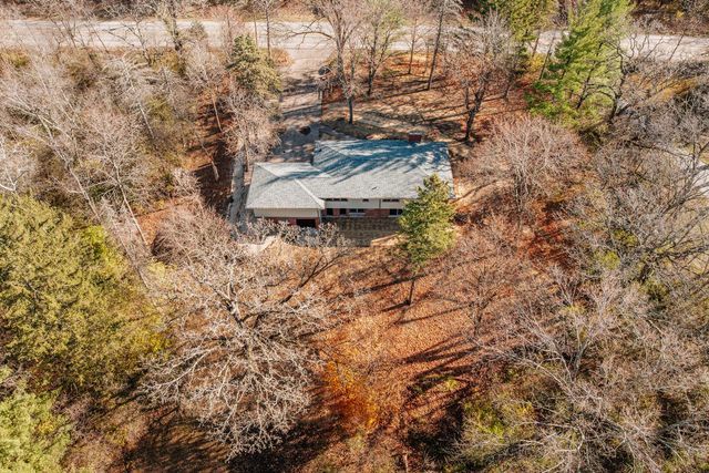 9710 304th AVENUE, Burlington, WI 53105