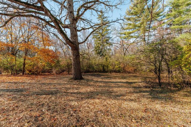 9710 304th AVENUE, Burlington, WI 53105