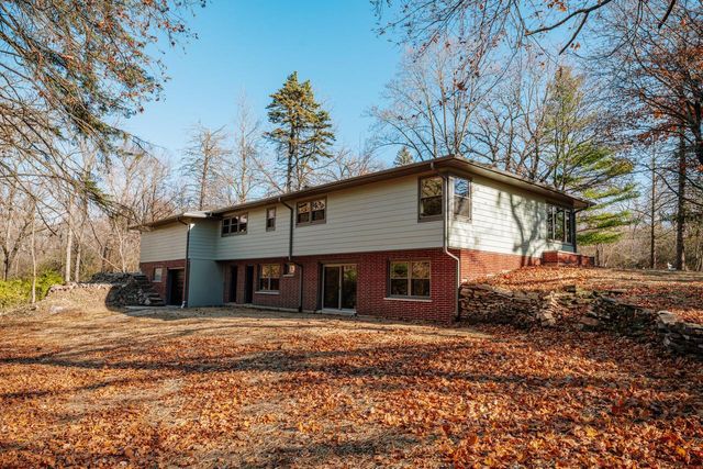 9710 304th AVENUE, Burlington, WI 53105