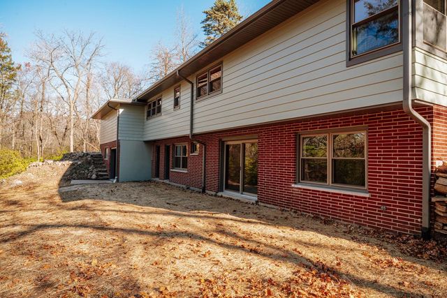 9710 304th AVENUE, Burlington, WI 53105